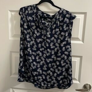 Women’s sleeveless top